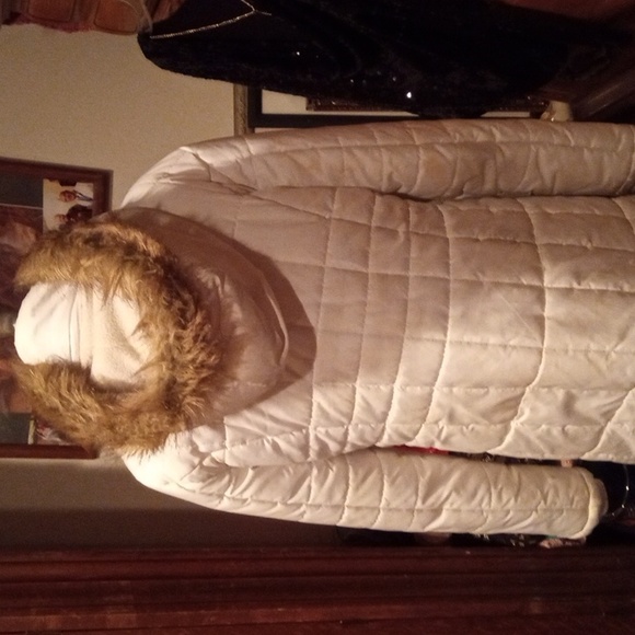 Lane Crawford puffer coat - Picture 4 of 10
